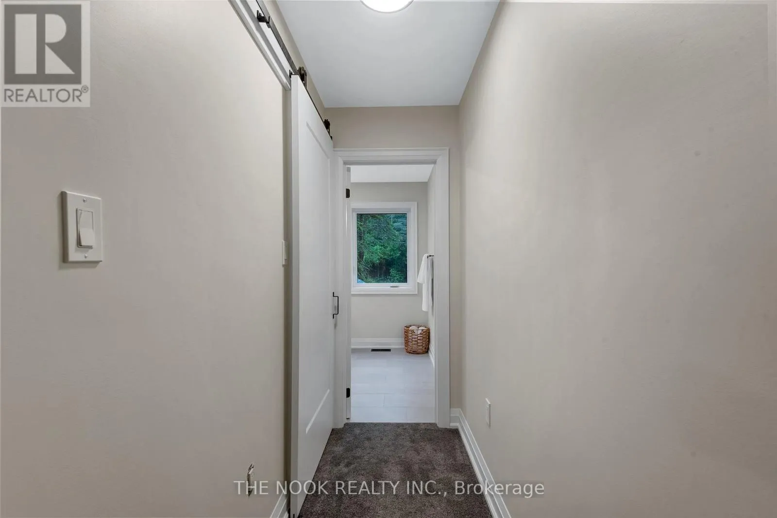 662 RAGLAN ROAD W