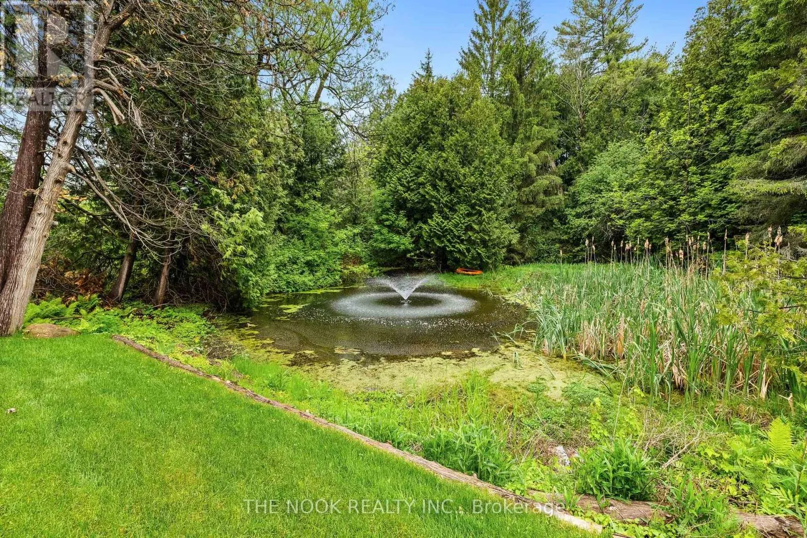 662 RAGLAN ROAD W