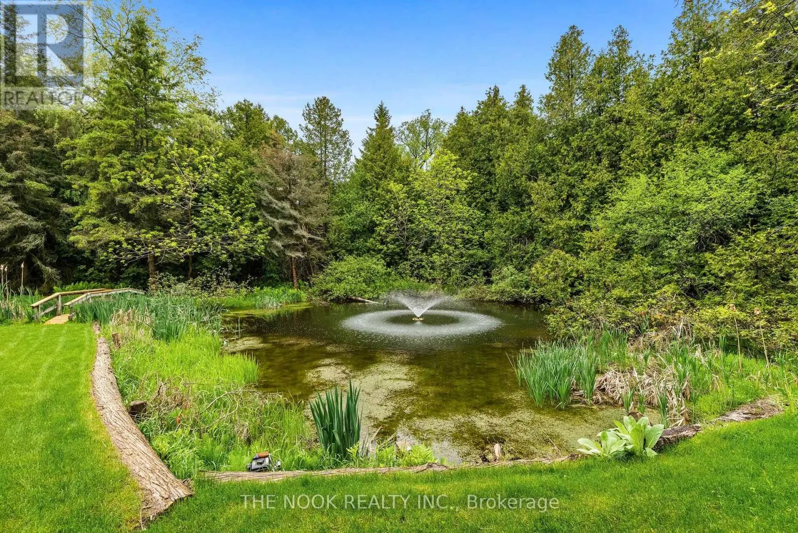 662 RAGLAN ROAD W