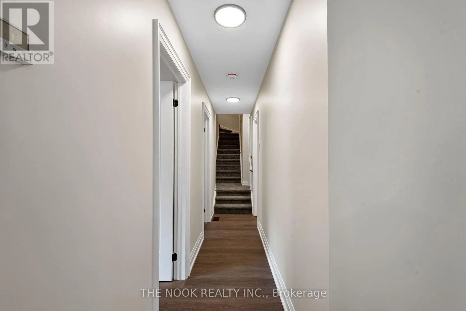 662 RAGLAN ROAD W