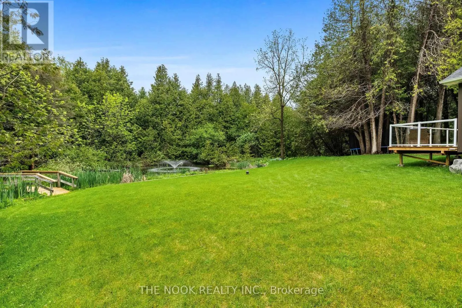 662 RAGLAN ROAD W