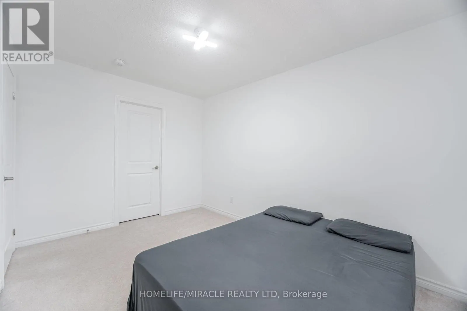 33 CLOSSON DRIVE