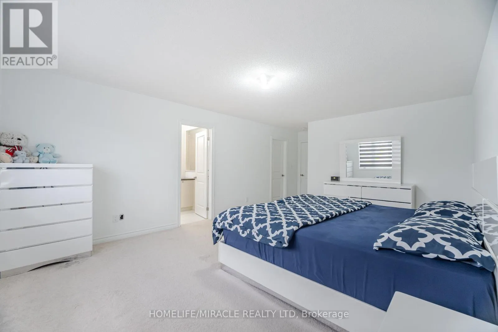 33 CLOSSON DRIVE