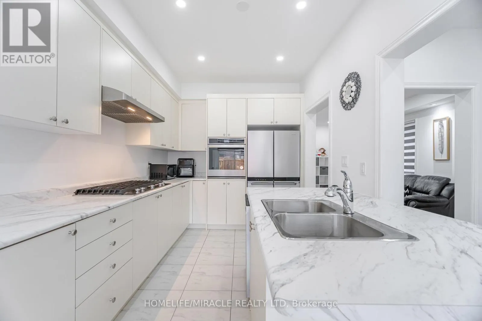 33 CLOSSON DRIVE