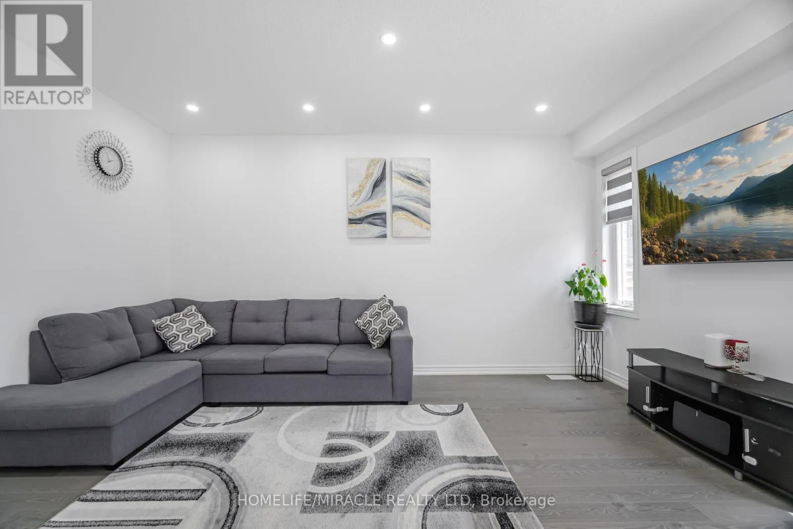 33 CLOSSON DRIVE