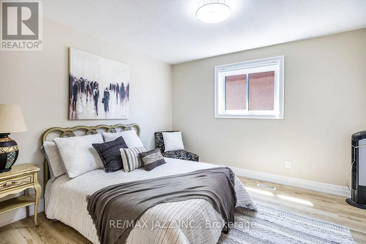 22 KINGSWOOD DRIVE