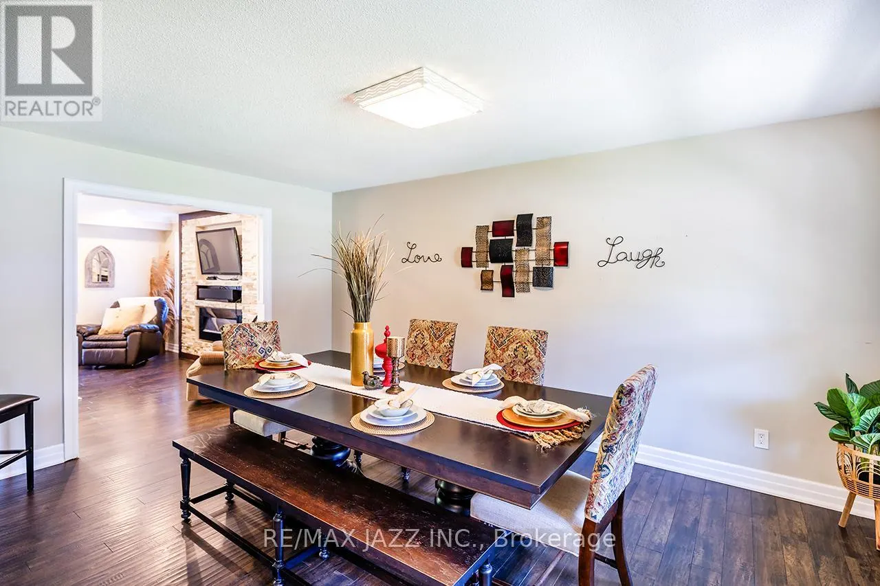 22 KINGSWOOD DRIVE