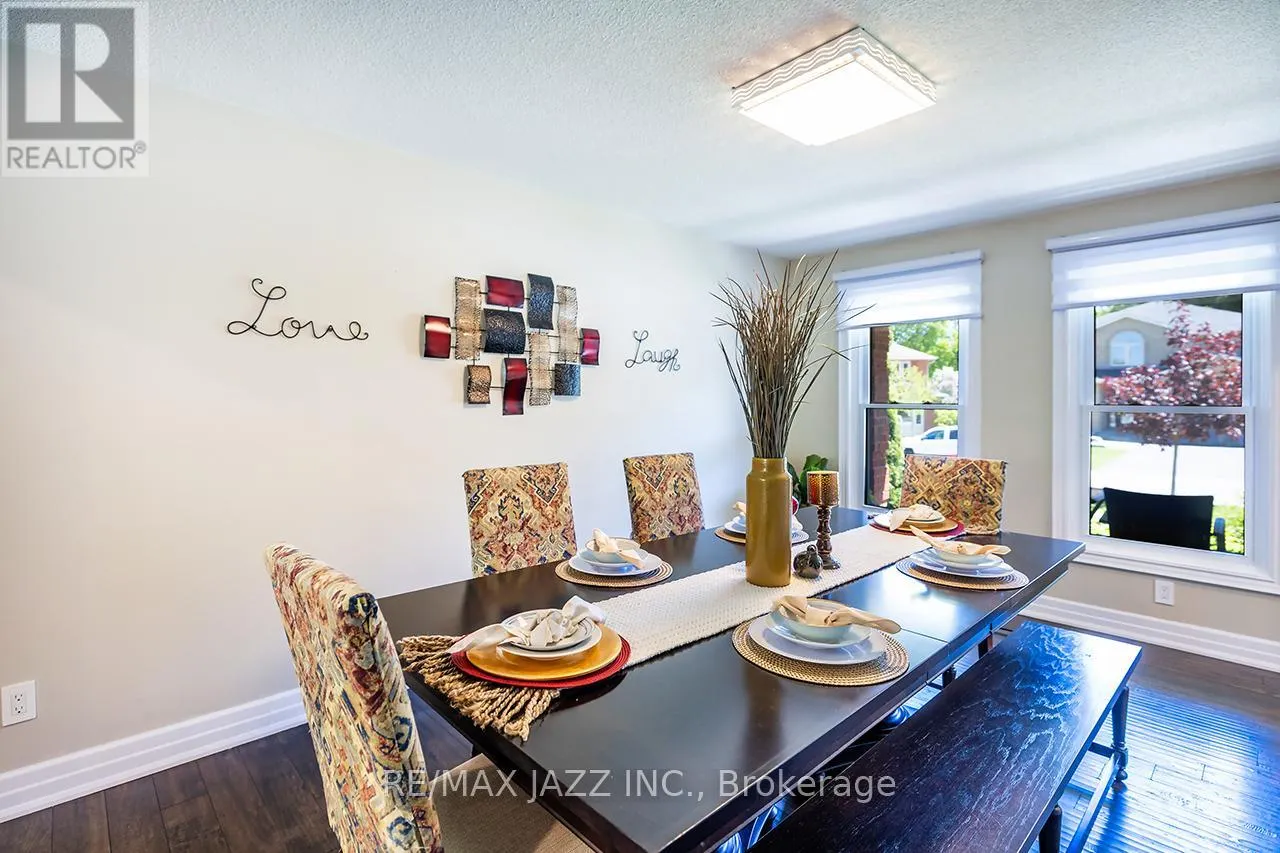 22 KINGSWOOD DRIVE