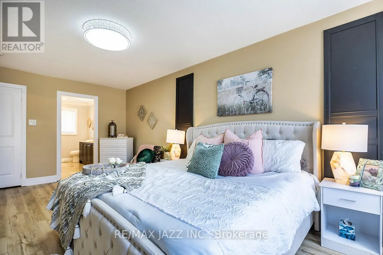 22 KINGSWOOD DRIVE