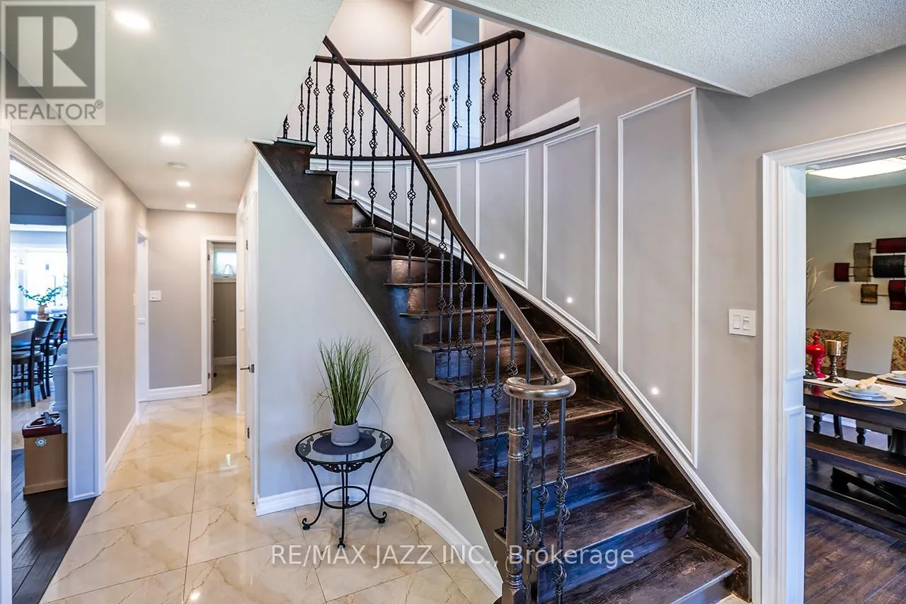 22 KINGSWOOD DRIVE