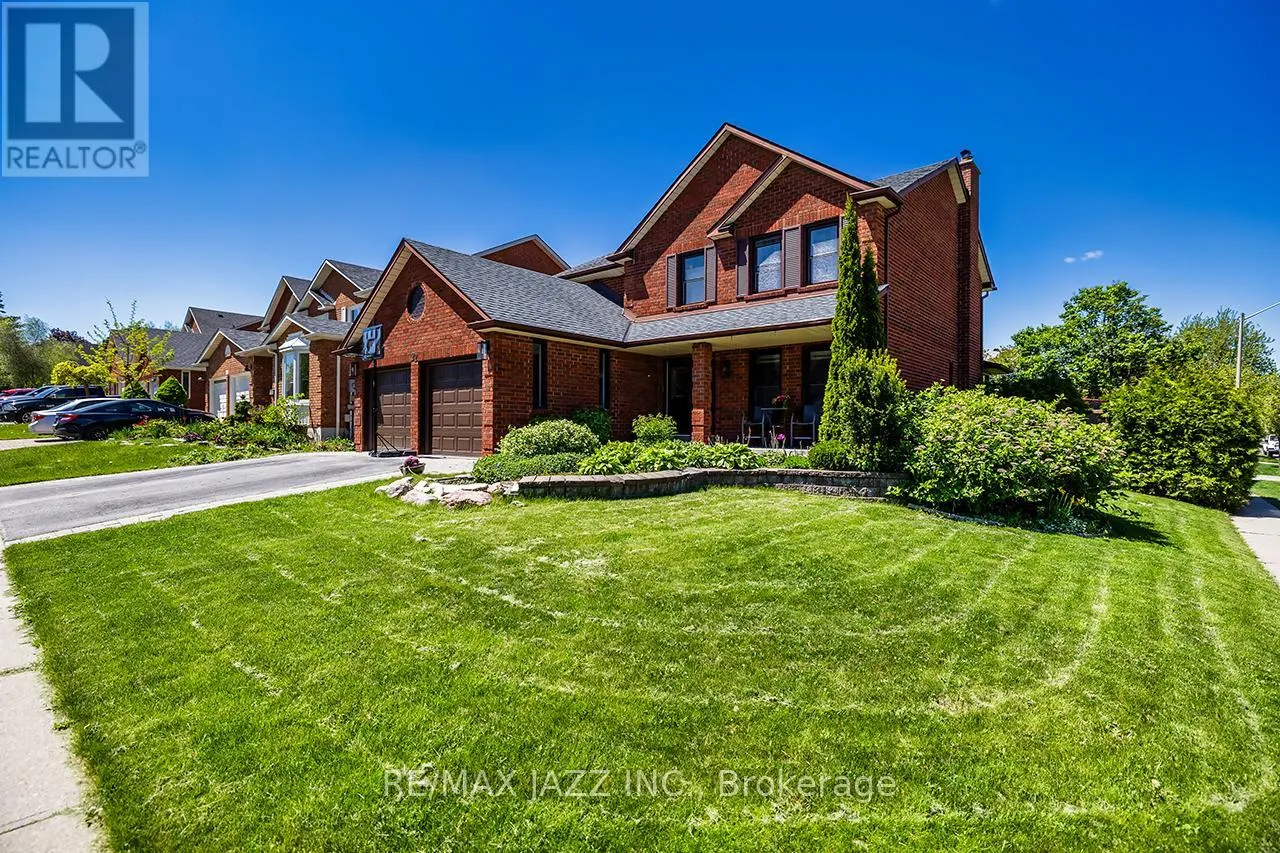 22 KINGSWOOD DRIVE
