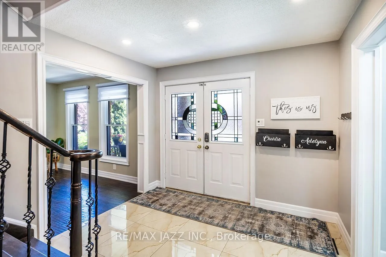 22 KINGSWOOD DRIVE