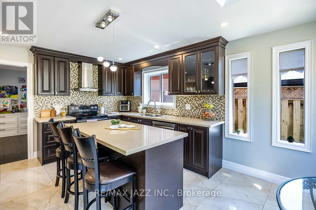 22 KINGSWOOD DRIVE