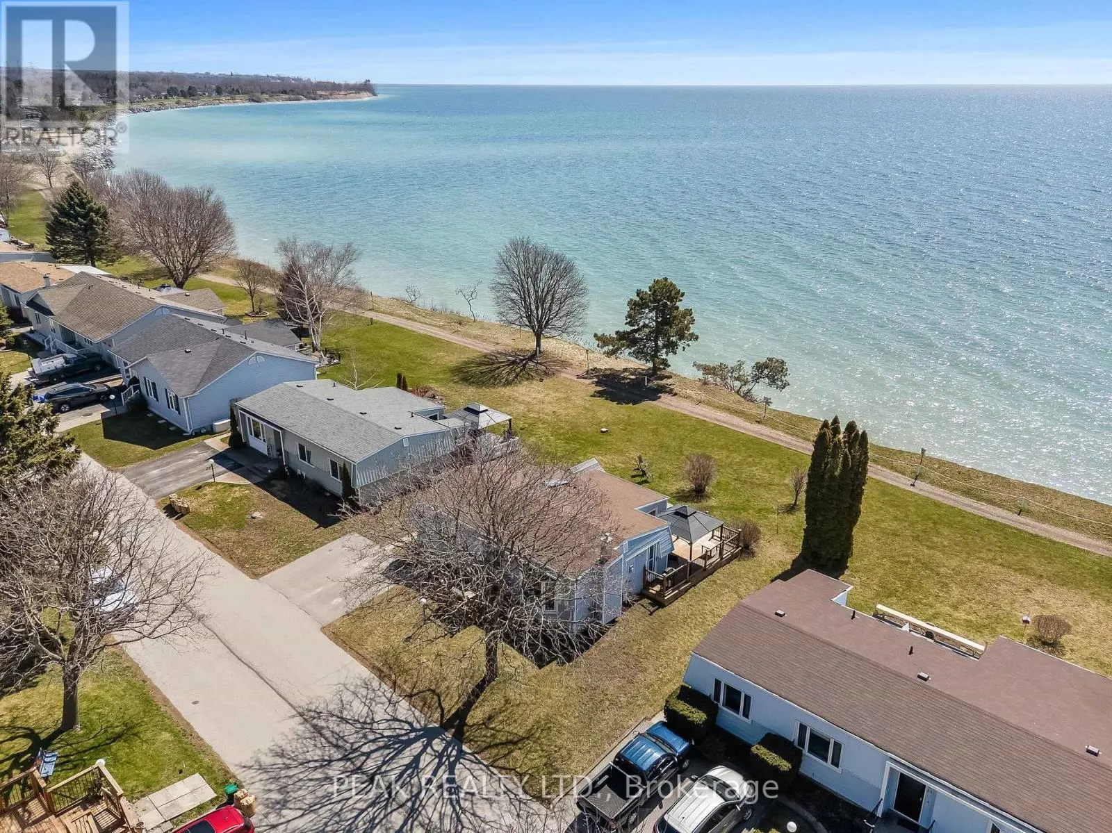 71 BLUFFS ROAD