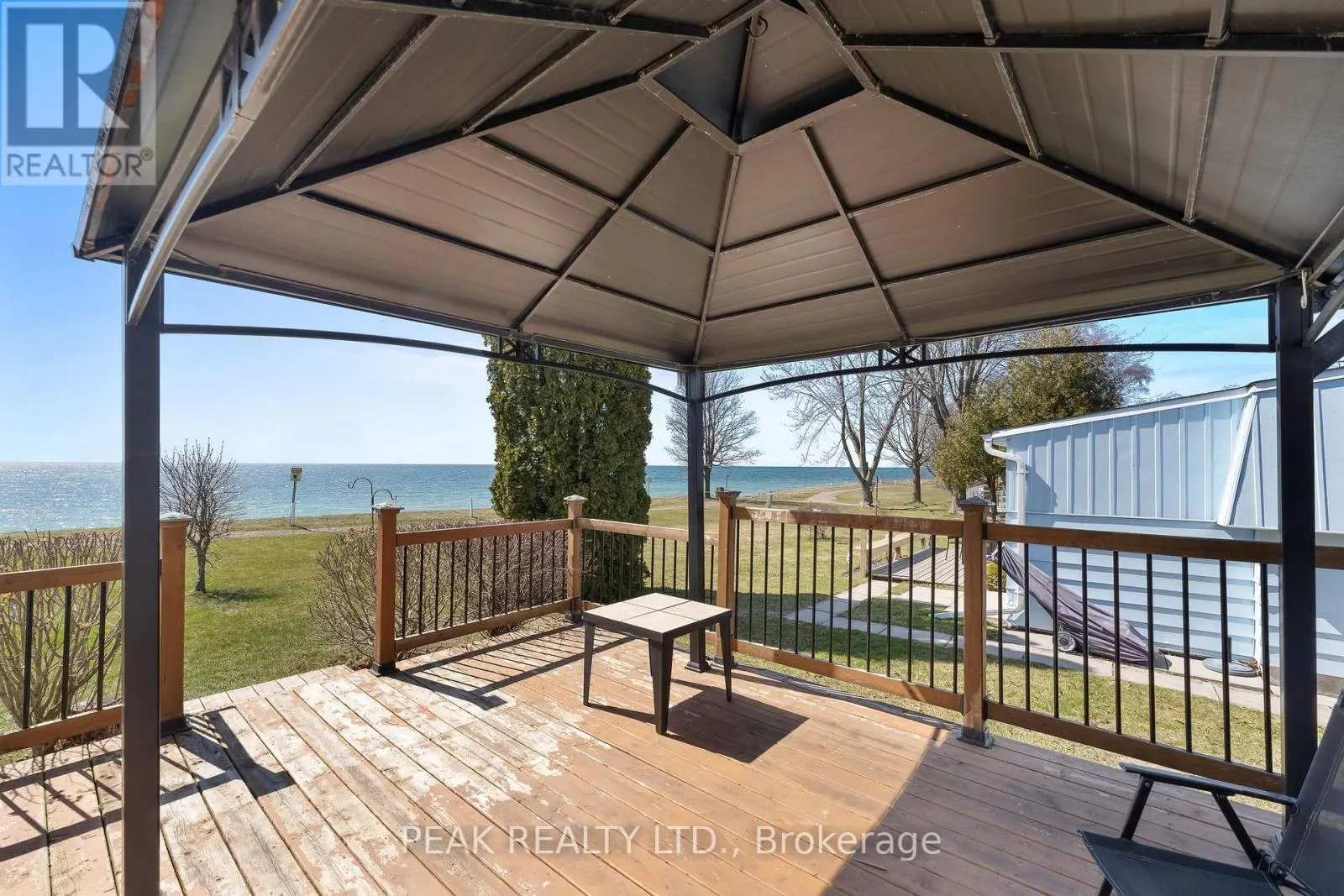 71 BLUFFS ROAD
