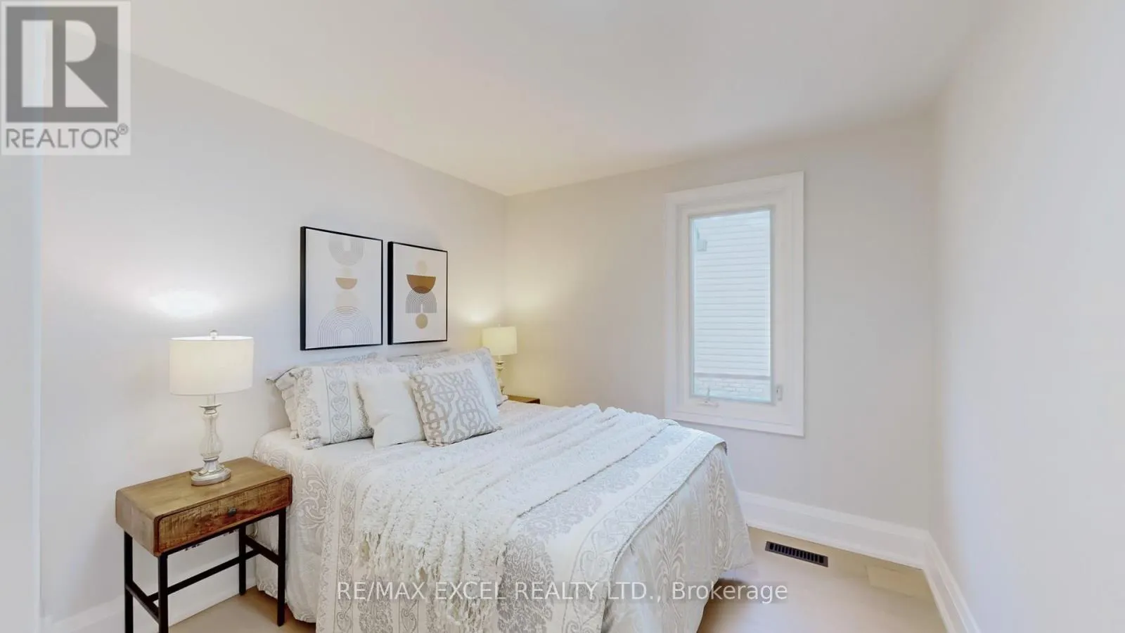80 EAGLEVIEW CRESCENT