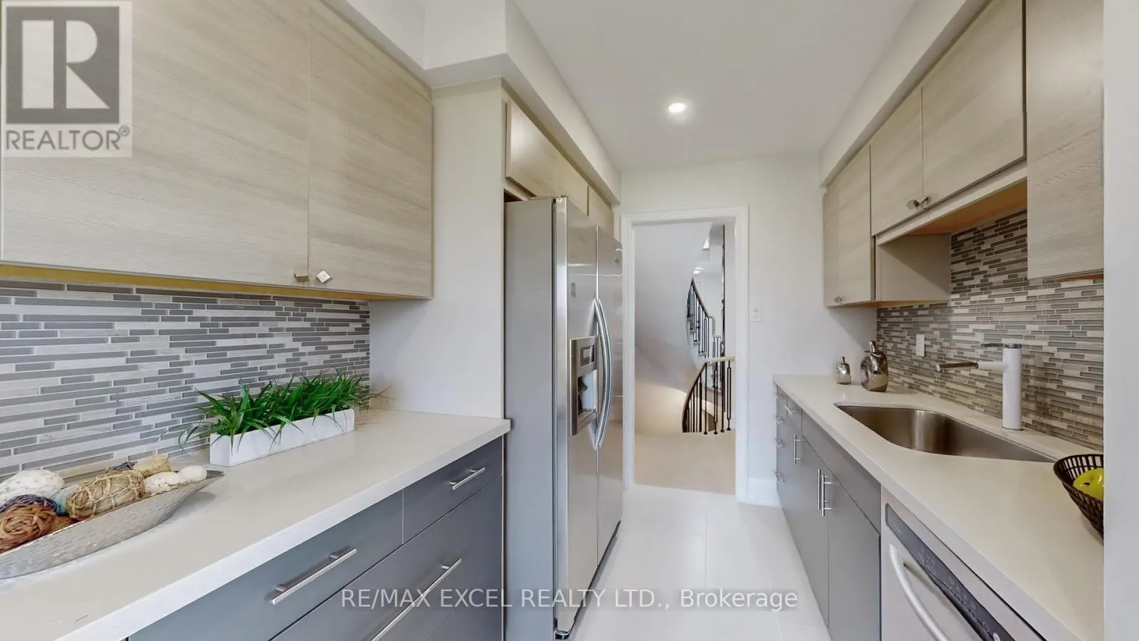 80 EAGLEVIEW CRESCENT