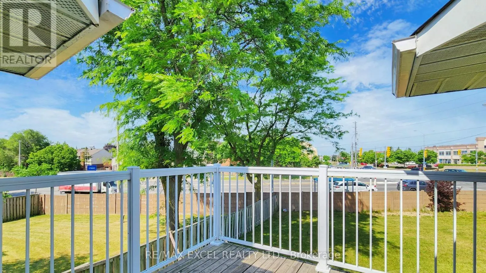 80 EAGLEVIEW CRESCENT