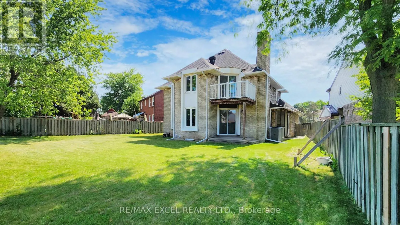 80 EAGLEVIEW CRESCENT
