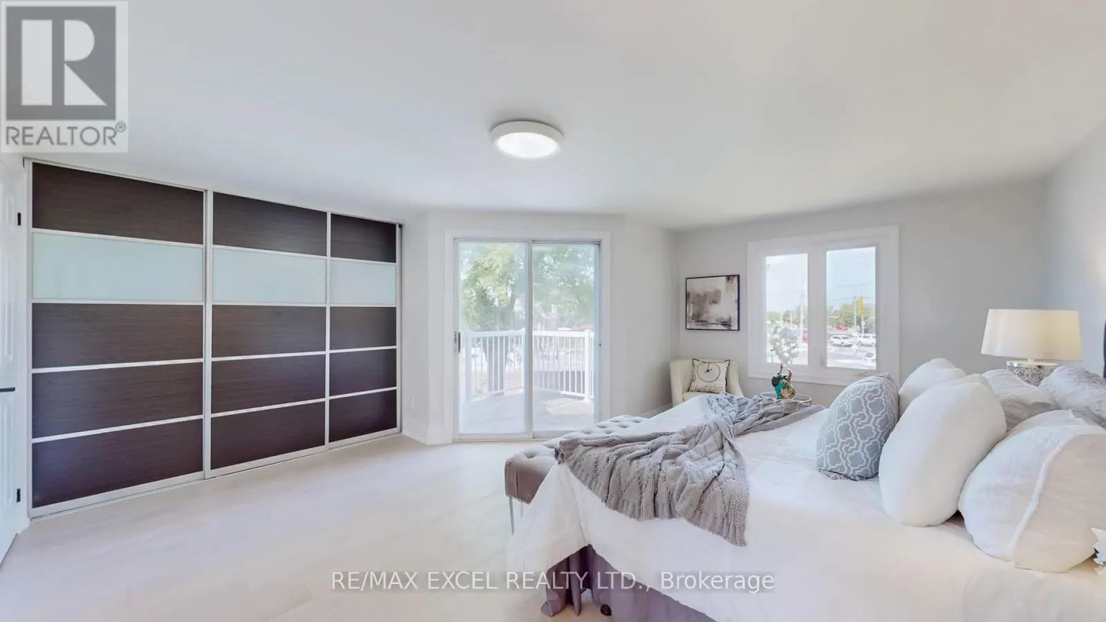 80 EAGLEVIEW CRESCENT