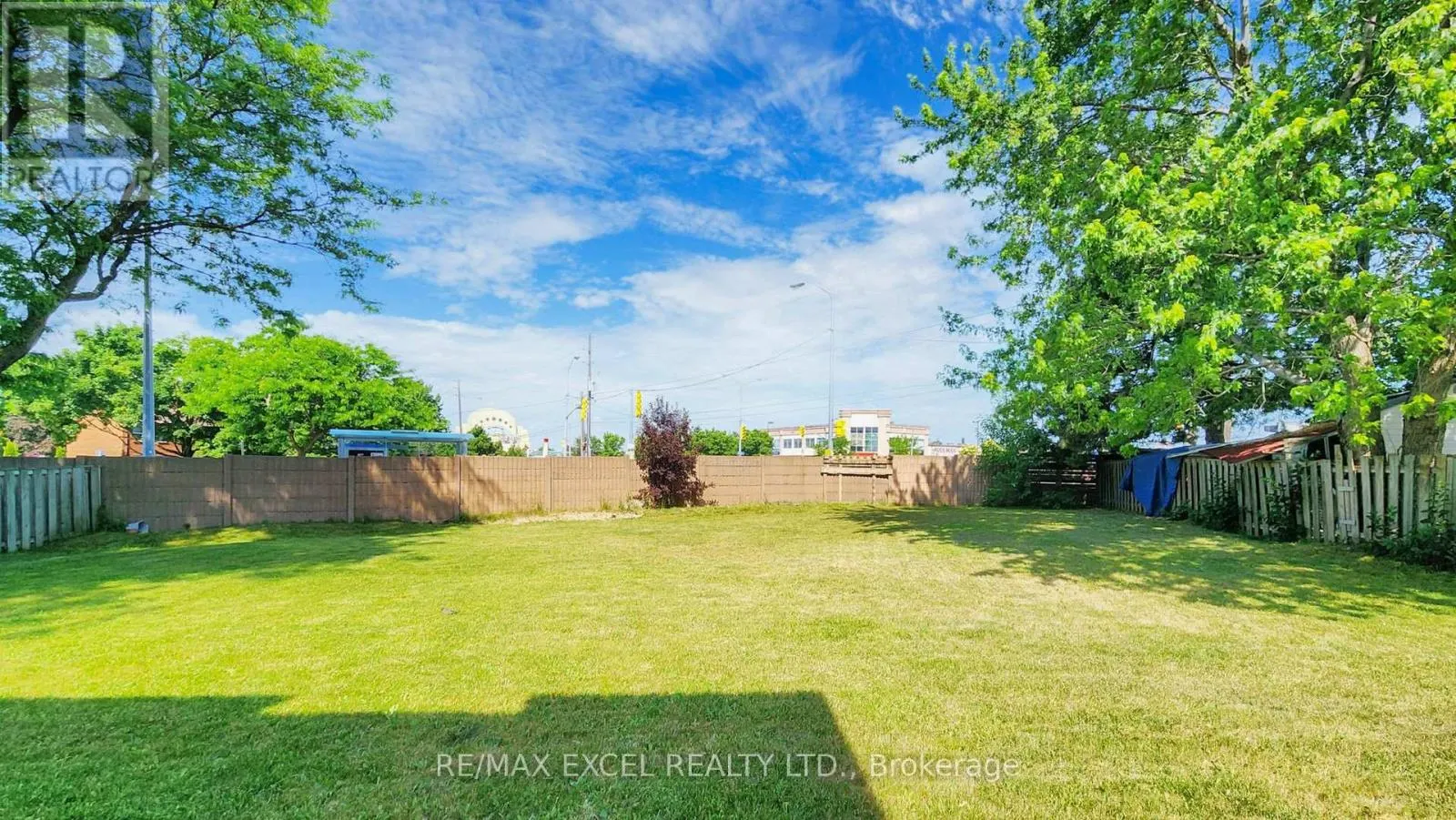 80 EAGLEVIEW CRESCENT