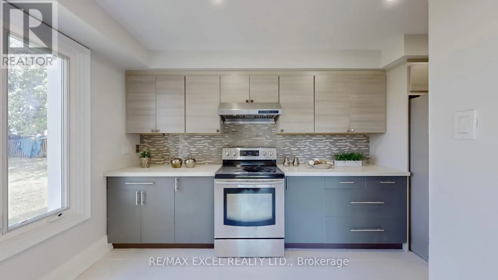 80 EAGLEVIEW CRESCENT