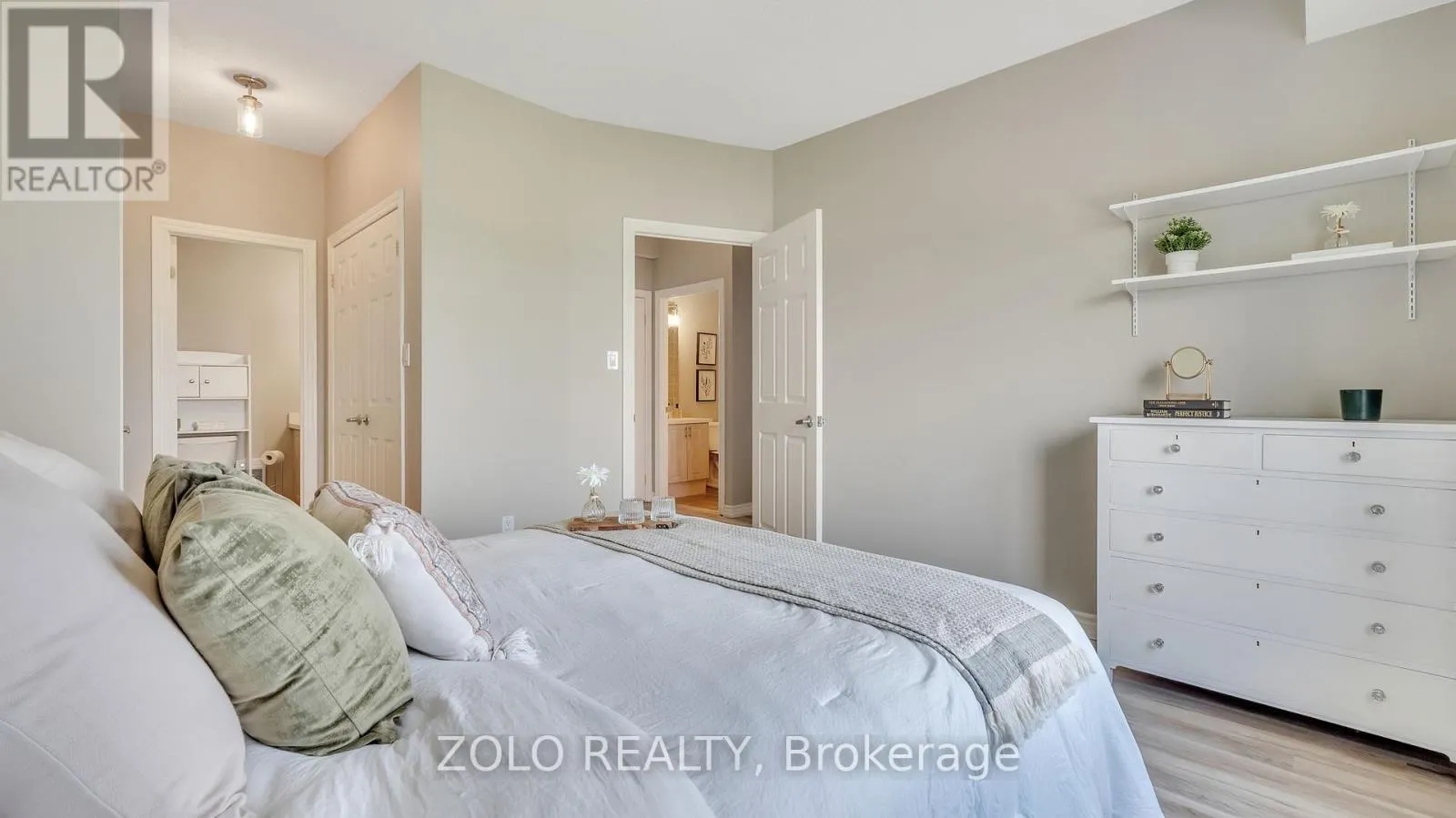 301 - 395 LAKEBREEZE DRIVE