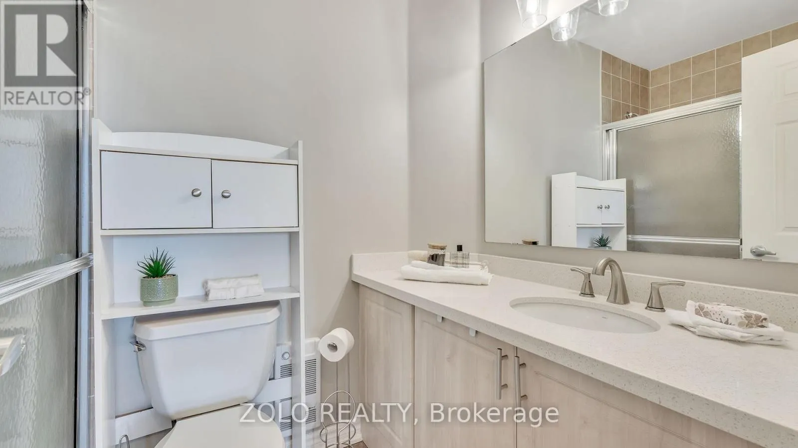 301 - 395 LAKEBREEZE DRIVE