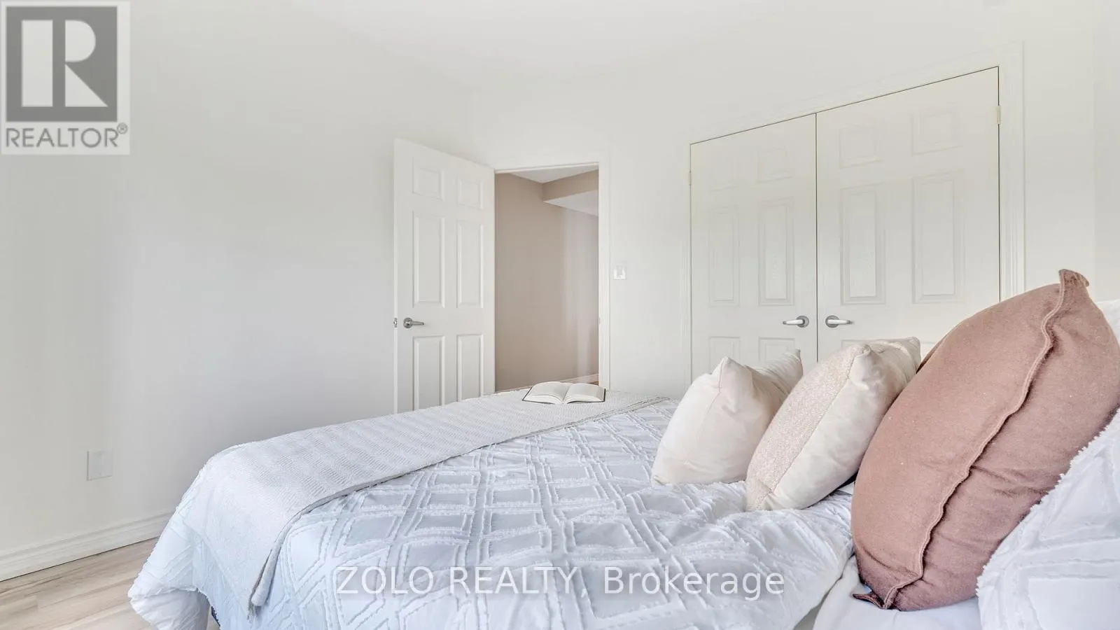 301 - 395 LAKEBREEZE DRIVE