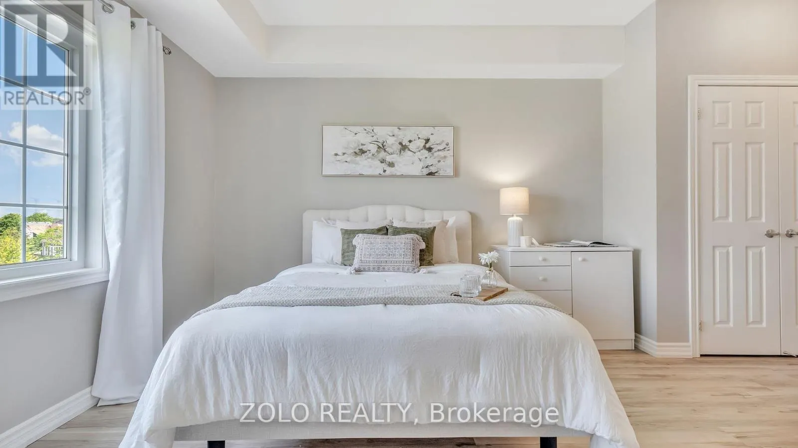 301 - 395 LAKEBREEZE DRIVE