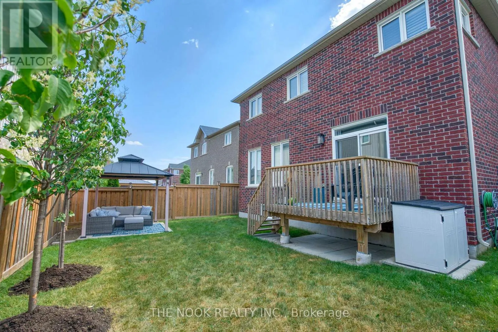207 CROMBIE STREET