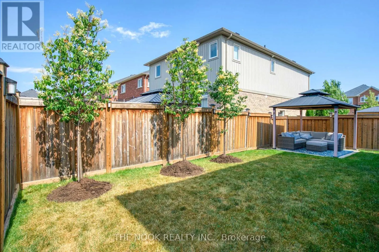 207 CROMBIE STREET
