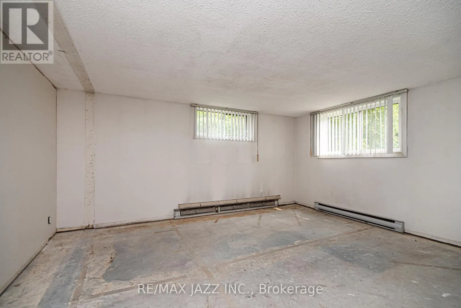 355 OSHAWA BOULEVARD N