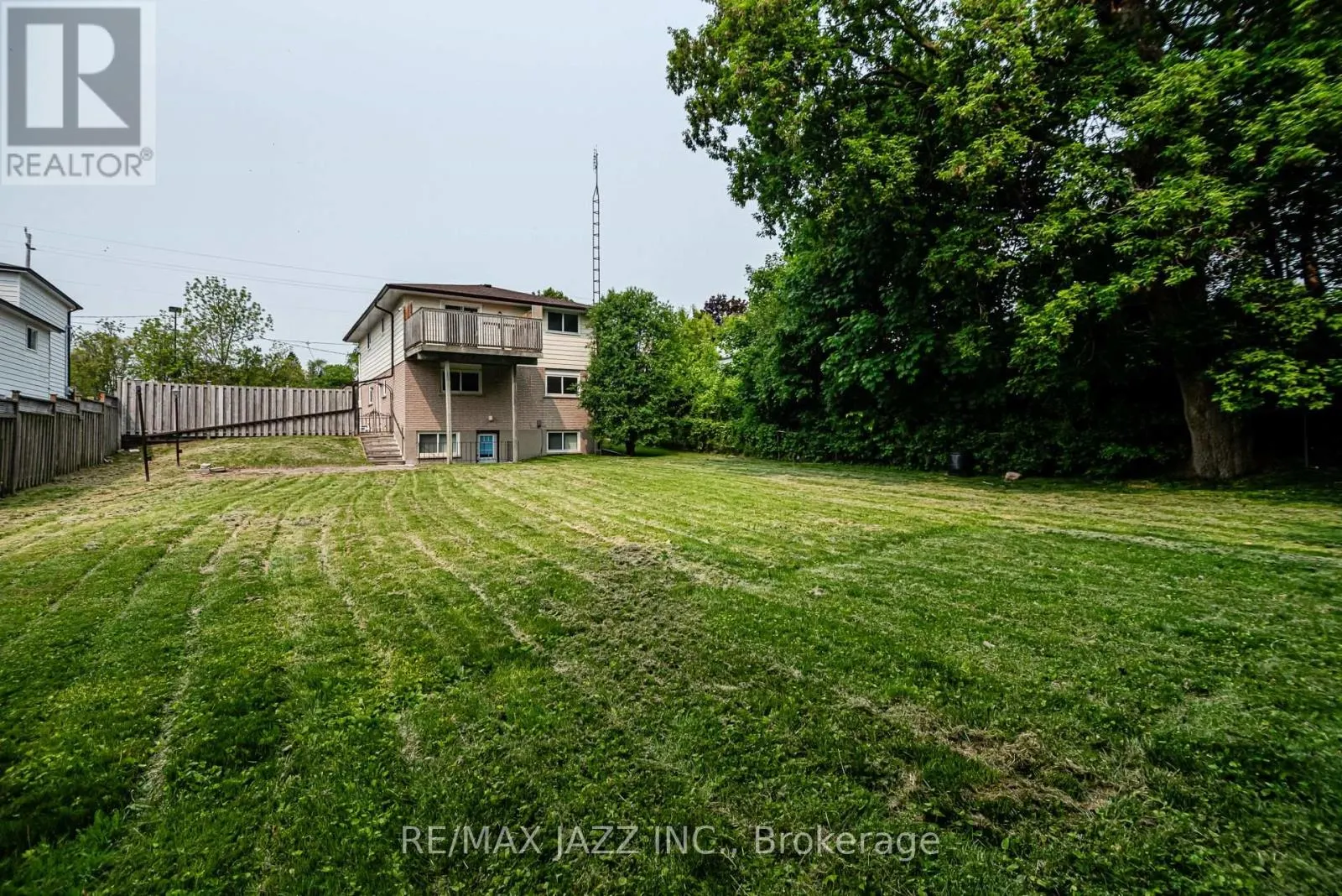 355 OSHAWA BOULEVARD N