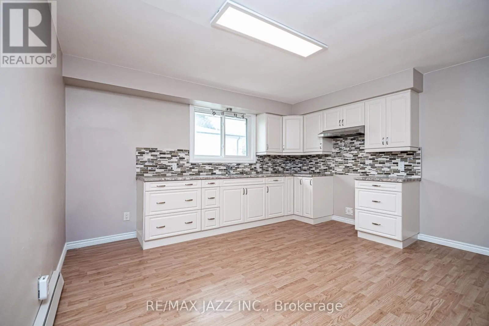 355 OSHAWA BOULEVARD N