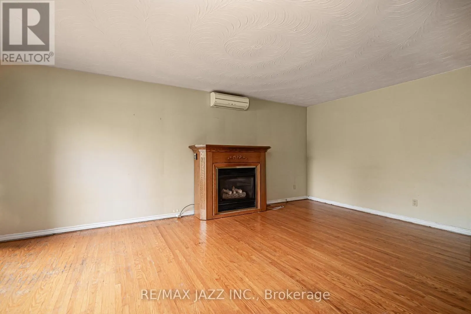 355 OSHAWA BOULEVARD N