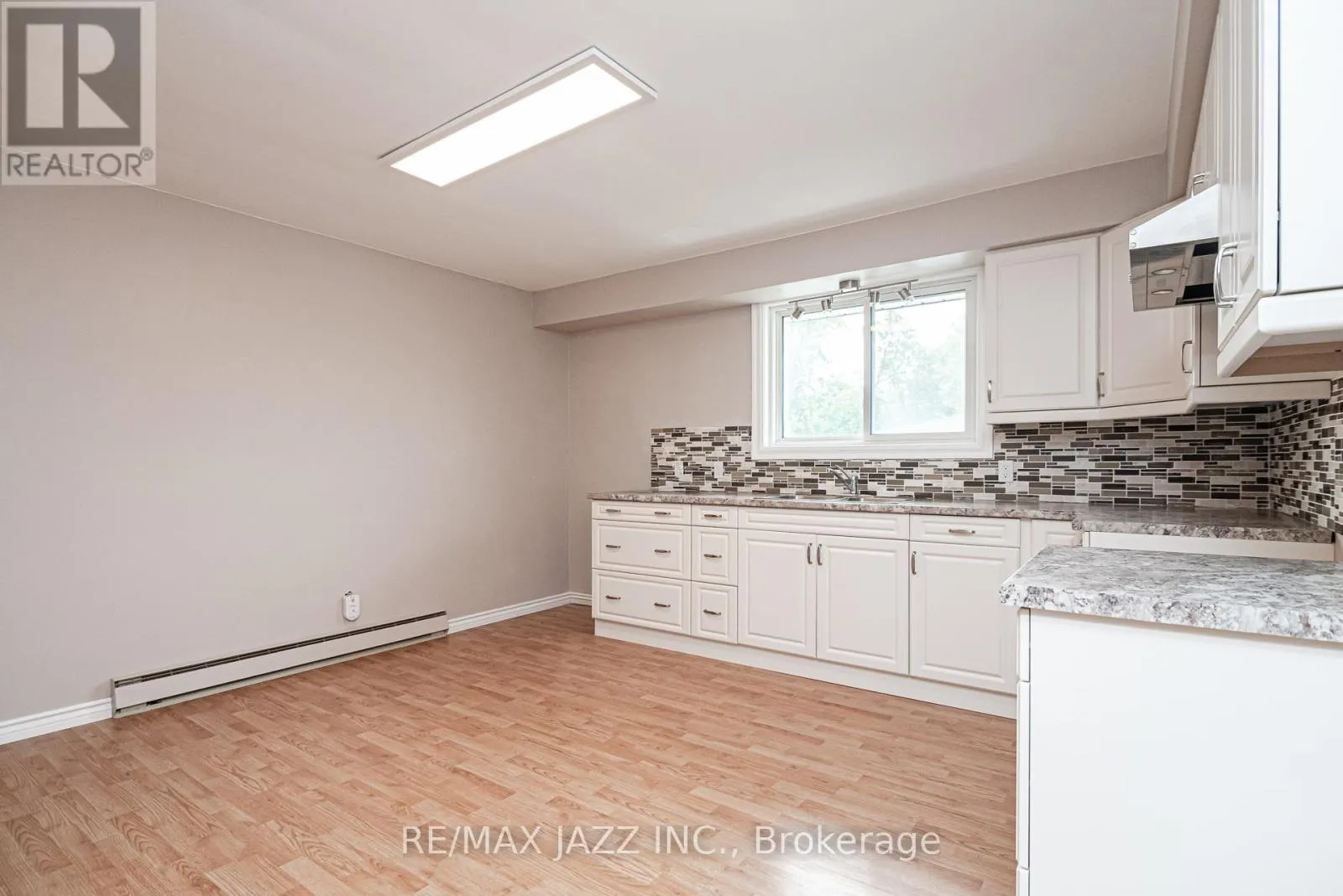355 OSHAWA BOULEVARD N