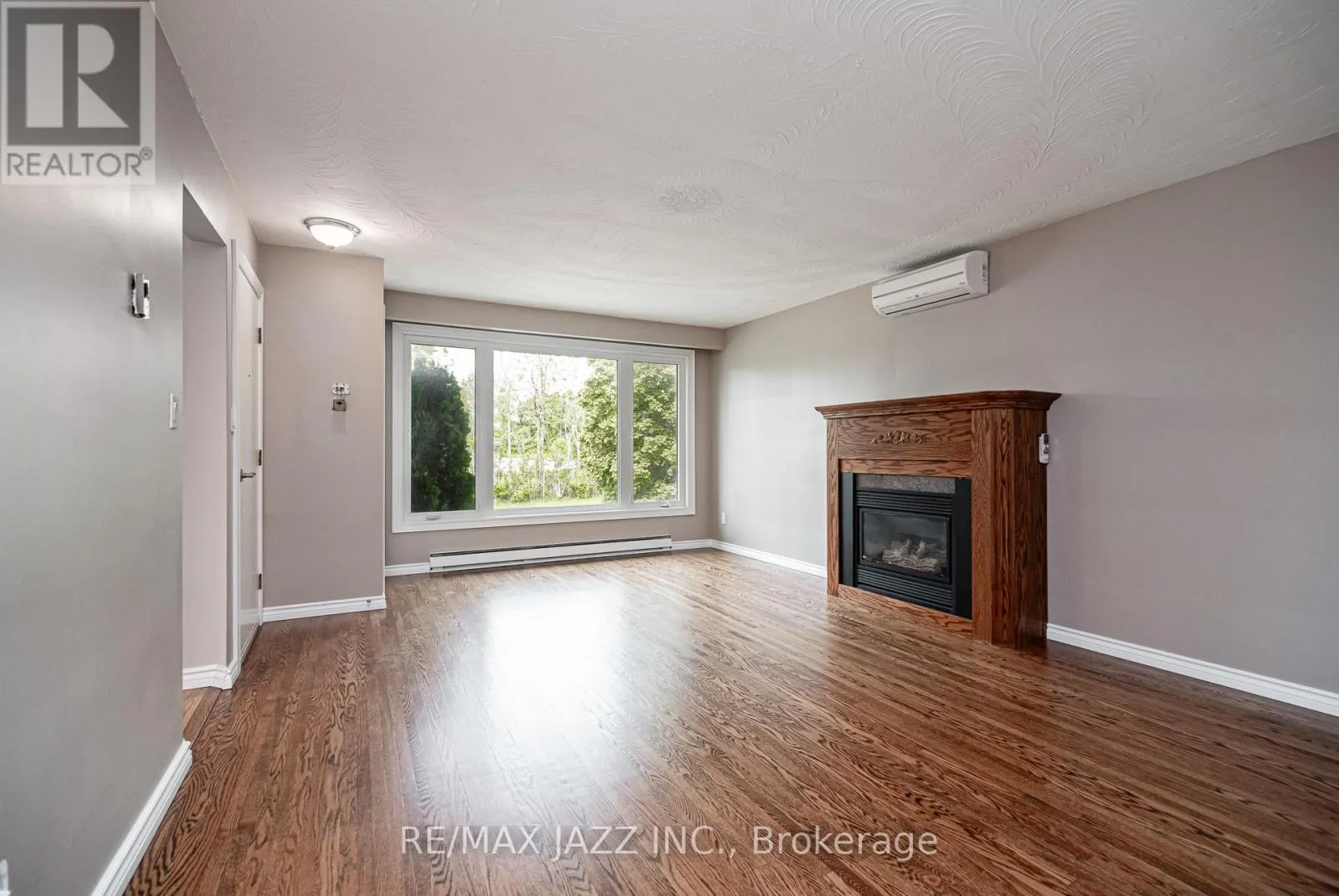 355 OSHAWA BOULEVARD N