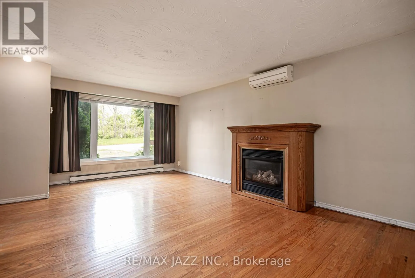 355 OSHAWA BOULEVARD N