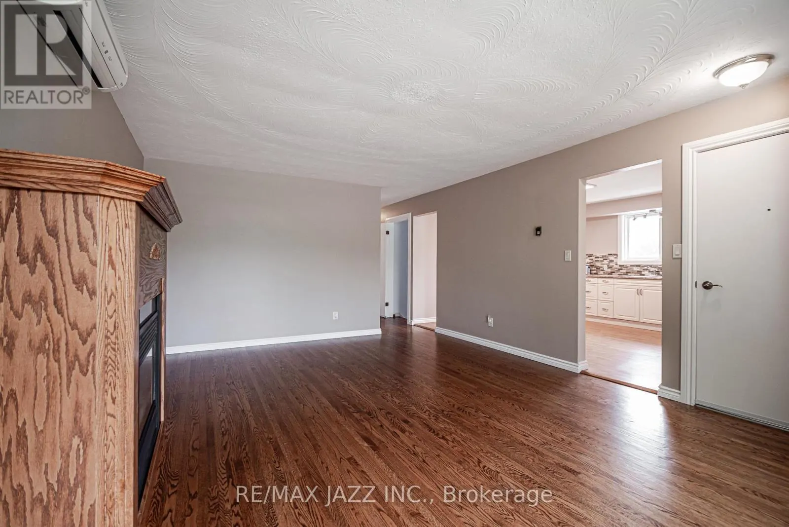 355 OSHAWA BOULEVARD N