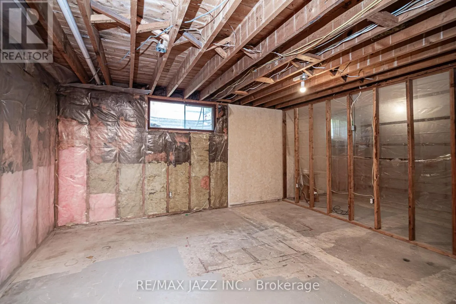 355 OSHAWA BOULEVARD N