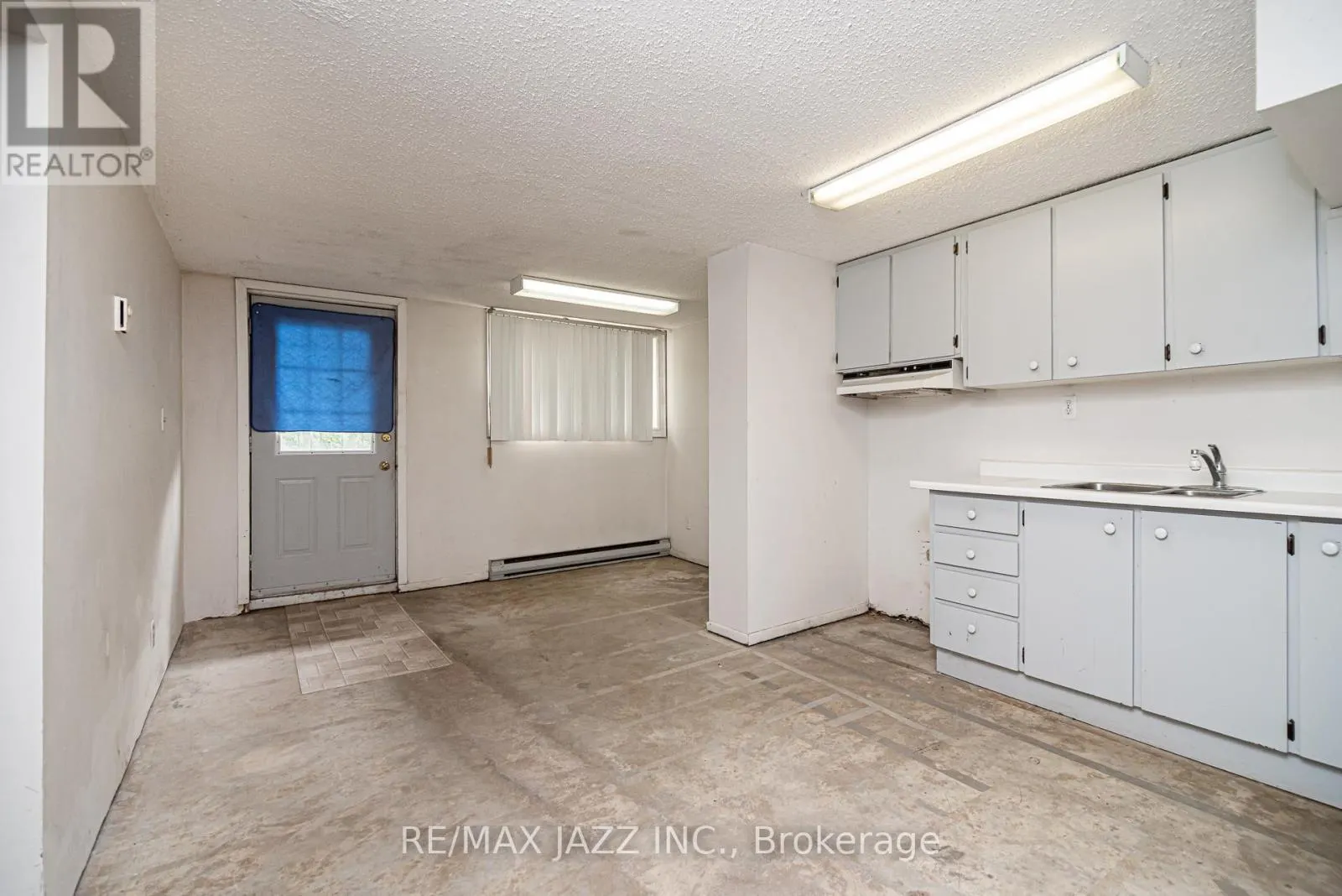 355 OSHAWA BOULEVARD N