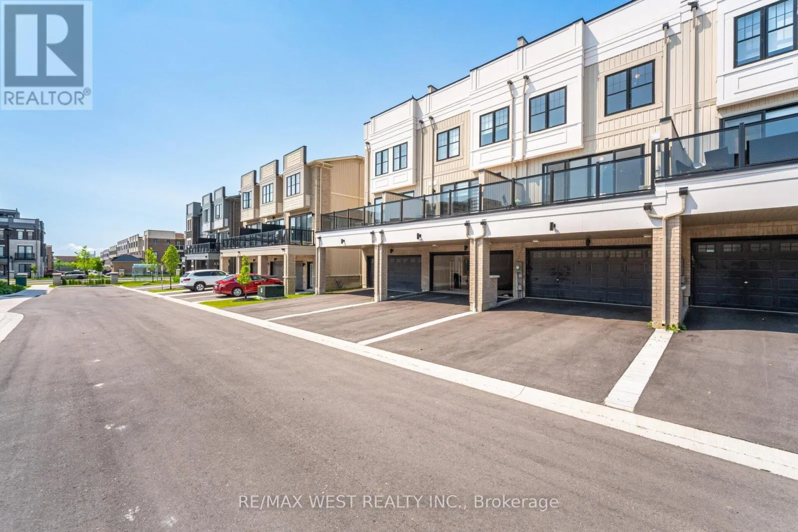 1563 GREEN ROAD