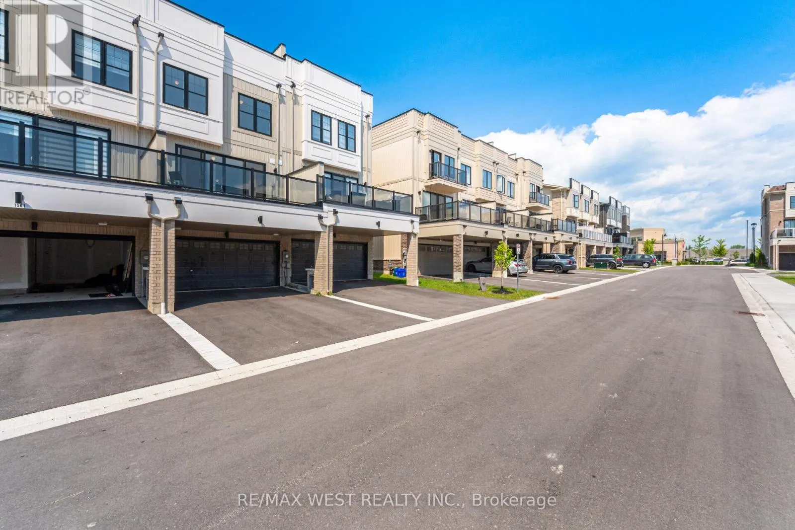 1563 GREEN ROAD