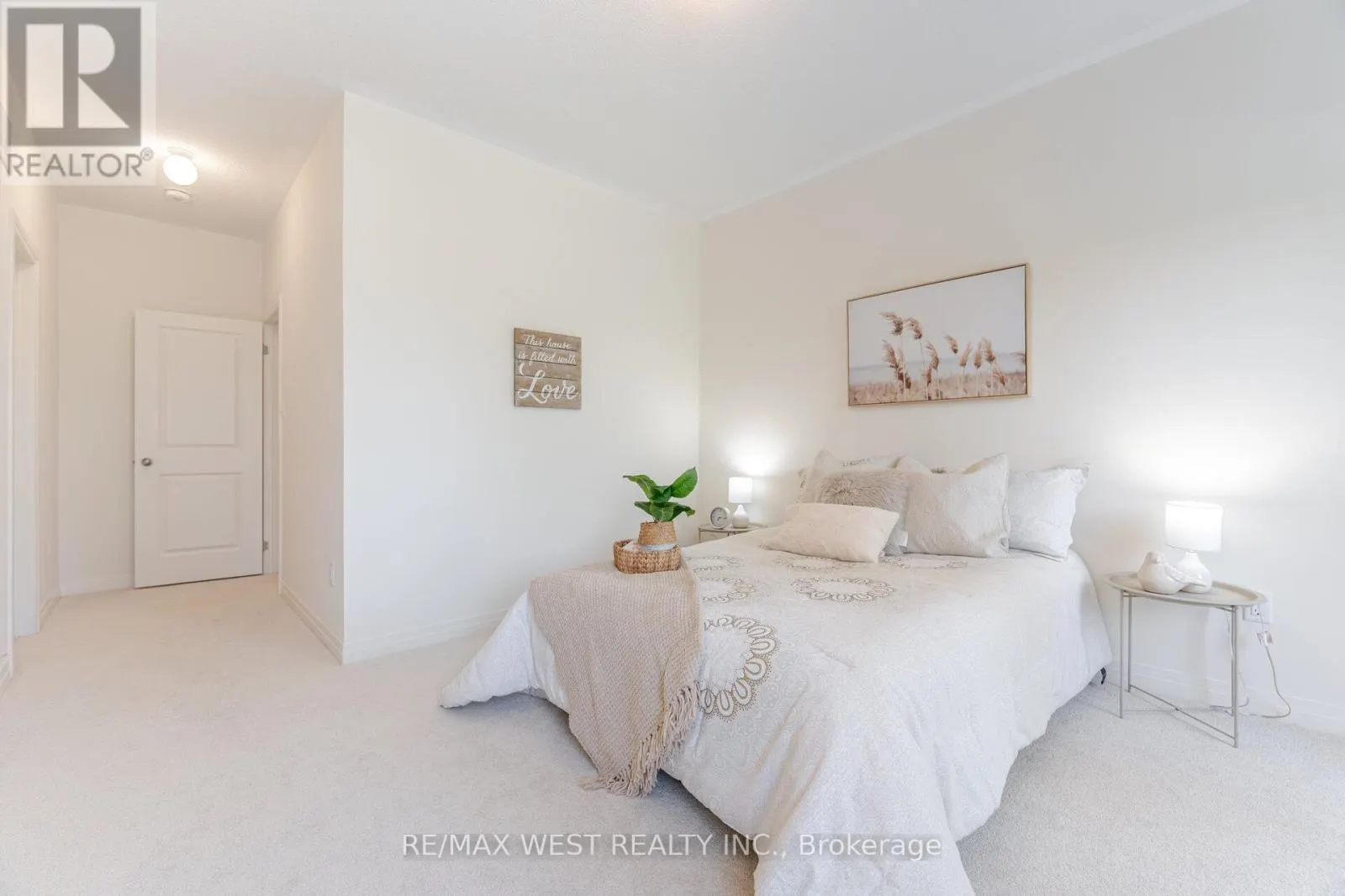 1563 GREEN ROAD