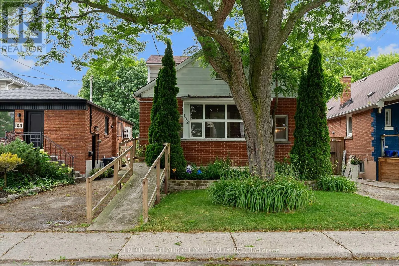 102 KALMAR AVENUE N