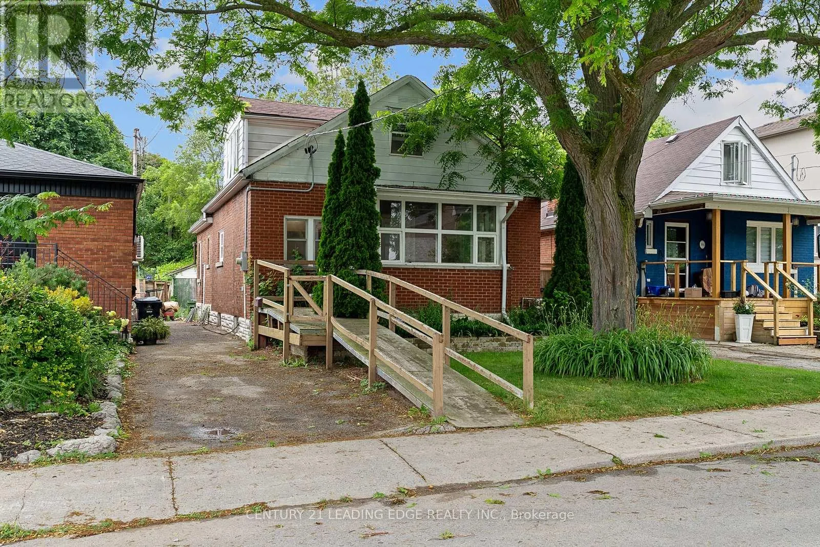 102 KALMAR AVENUE N