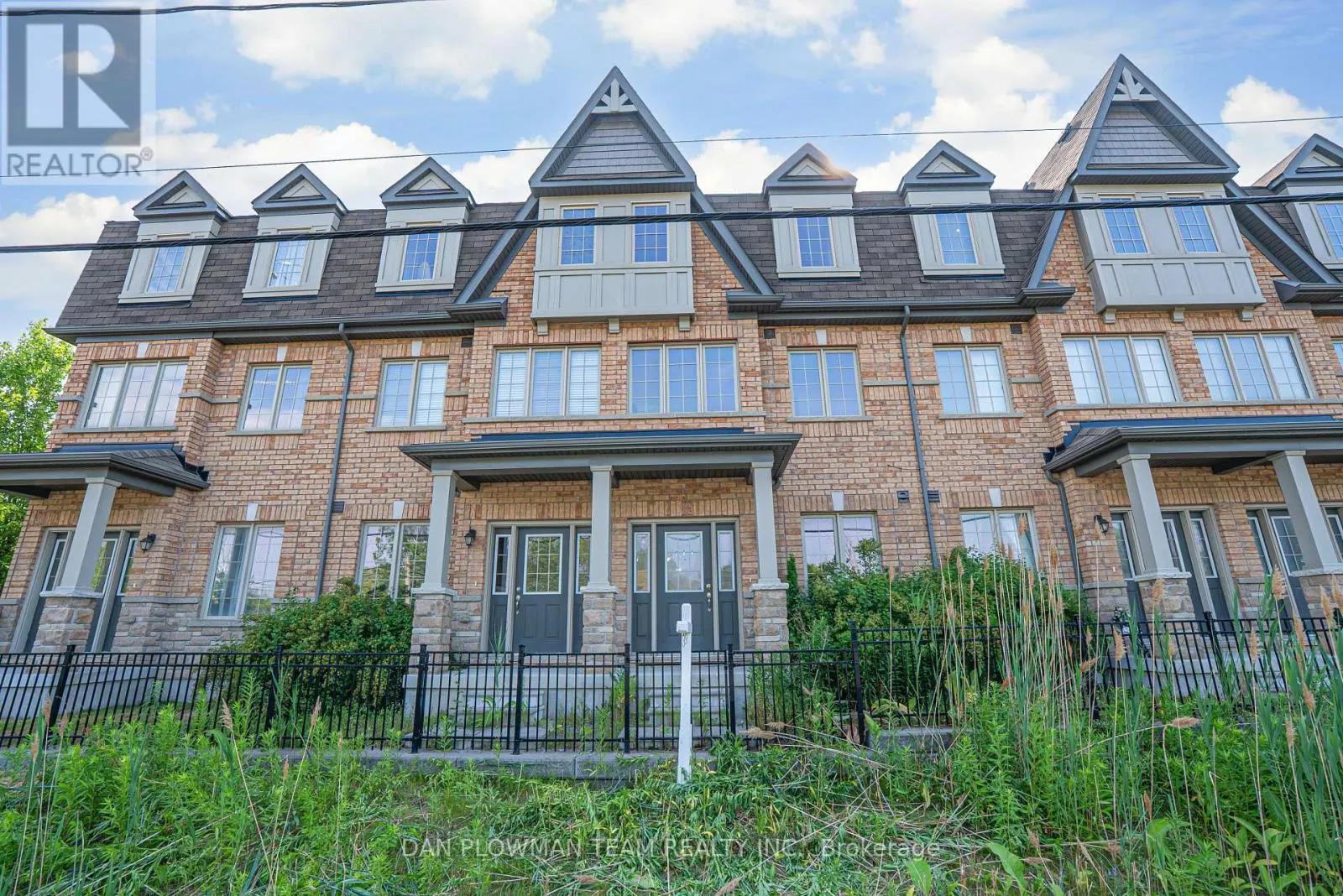 14 - 285 FINCH AVENUE