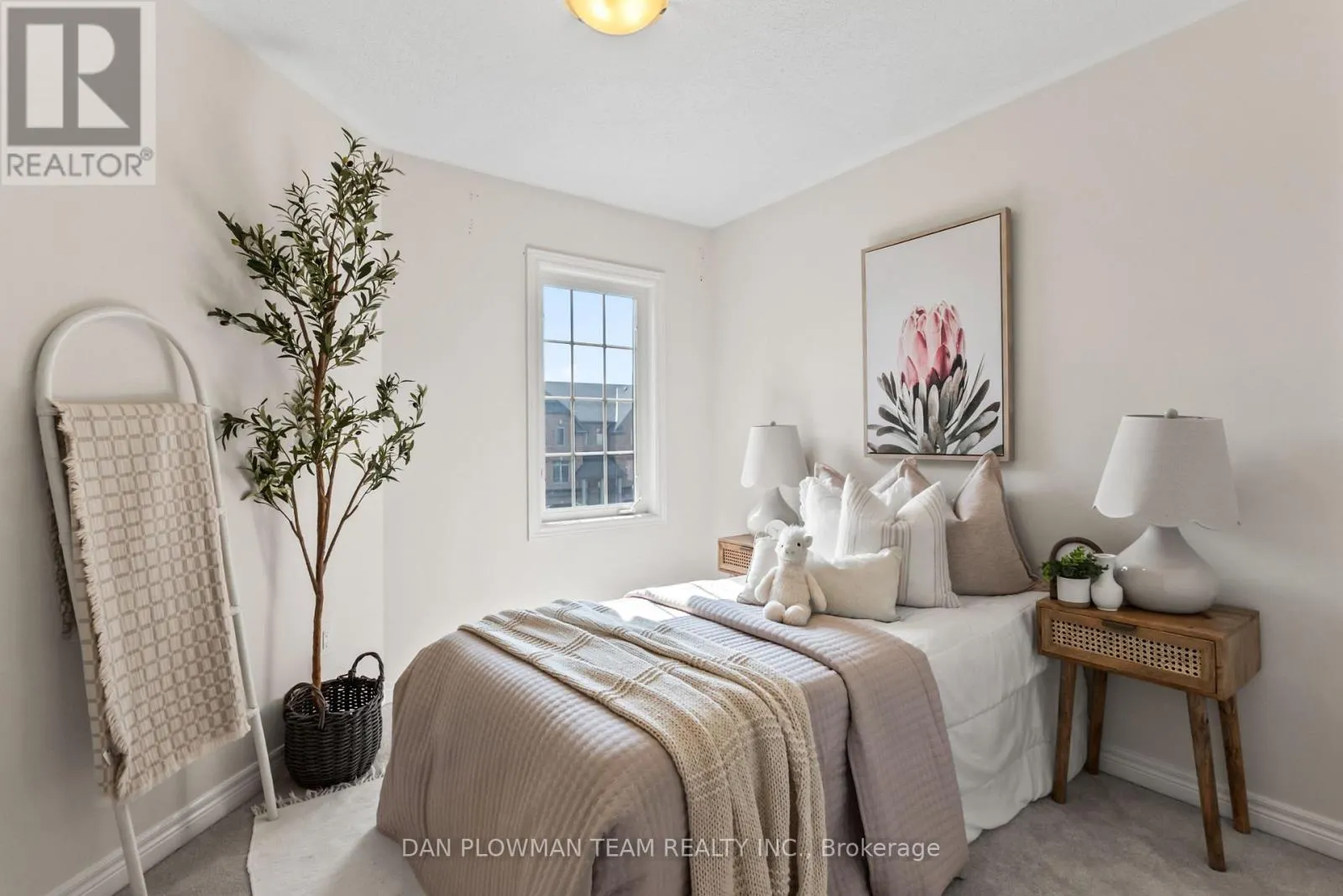 14 - 285 FINCH AVENUE