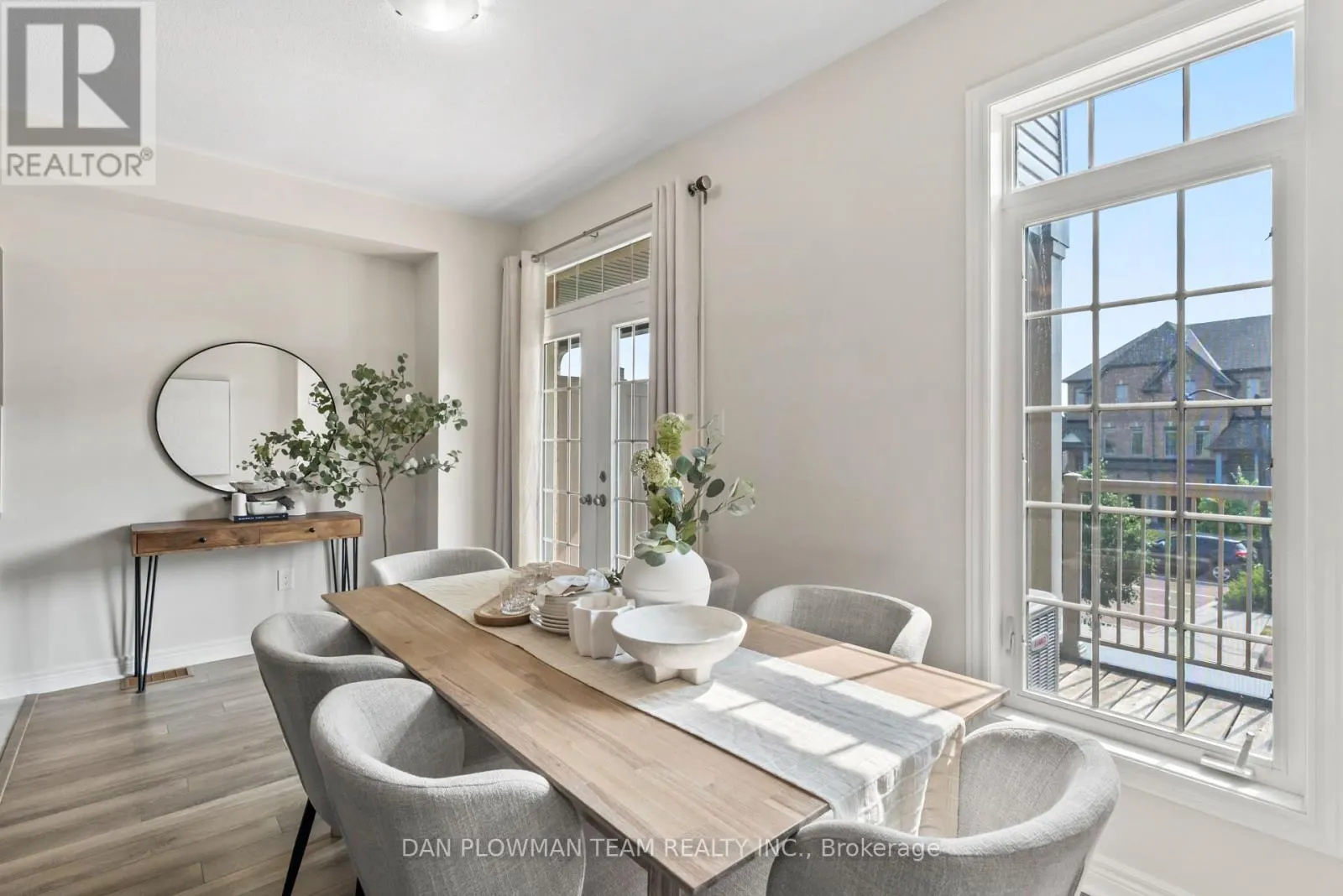 14 - 285 FINCH AVENUE
